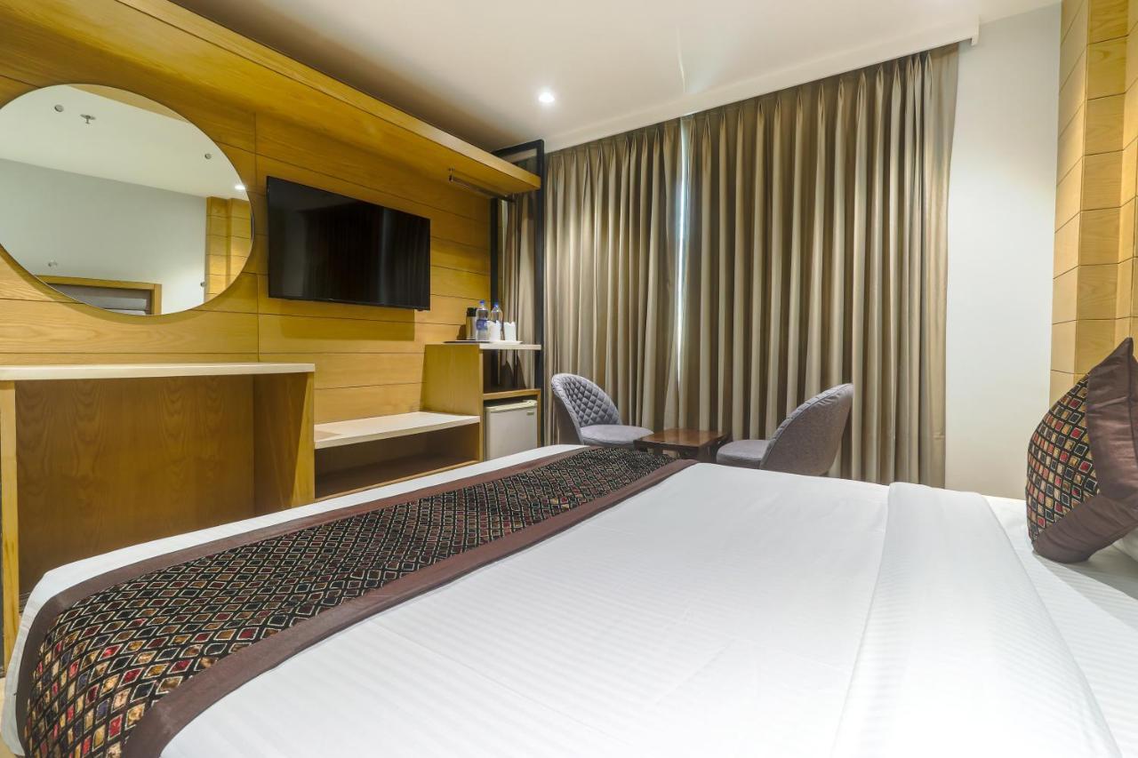 Hotel Bricks, Karol Bagh, New Delhi Exterior foto